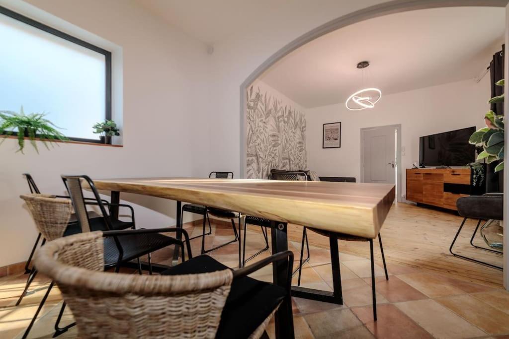 Holiday home Et Volcans - Maison 9 Couchages Avec Garage Et Exterieur *